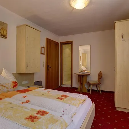 Bed & Breakfast Alpenruh 3*